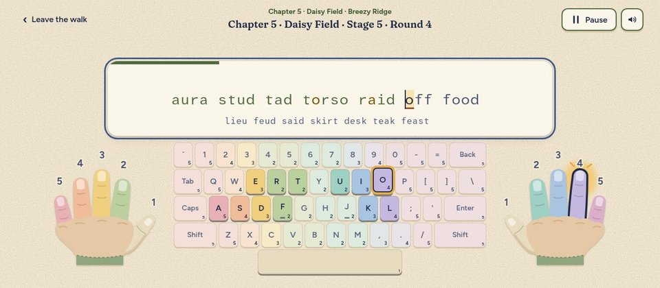 A lesson at Chapter 5, Stage 5, Round 4: one line of real words, aura stud tad torso raid off food, with two letters fixed after a slip shown in yellow, the next line below it, and an on-screen keyboard with each key in its finger's colour, the O key lit and the matching finger glowing on a big hand.